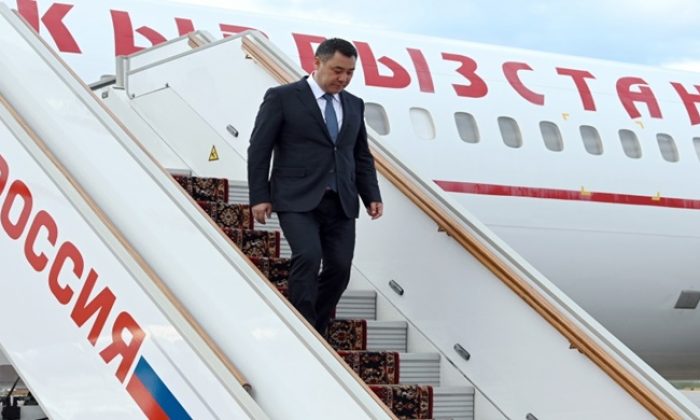 Президент Садыр Жапаров прибыл в Москву для участия во встрече лидеров государств-членов ОДКБ