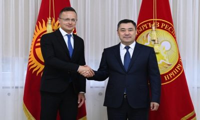 Президент Садыр Жапаров принял министра внешнеэкономических связей и иностранных дел Венгрии Петера Сийярто