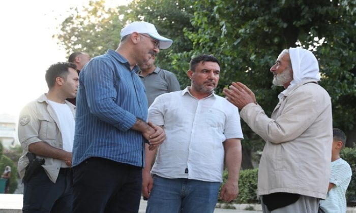 Eyyübiye Belediye Başkanı Mehmet Kuş, Halkla Kucaklaştı