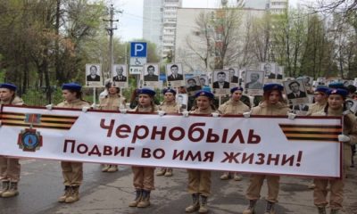 Ulyanovsk Birleşik Rusya üyeleri Çernobil nükleer santralindeki kazayı tasfiye edenlerin anısını onurlandırdı