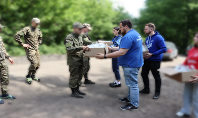 “Birleşik Rusya’nın Genç Muhafızı” Paskalya keklerini askeri personele, cephe hattı sakinlerine ve bölgelerdeki sağlık kurumlarına bağışladı