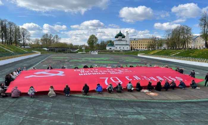 Парады у домов ветеранов и раздача Георгиевских лент: «Единая Россия» проводит праздничные мероприятия в регионах