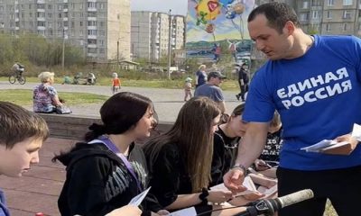 По партпроектам «Безопасные дороги» и «Крепкая семья» в Мончегорске провели акцию «Безопасное лето»